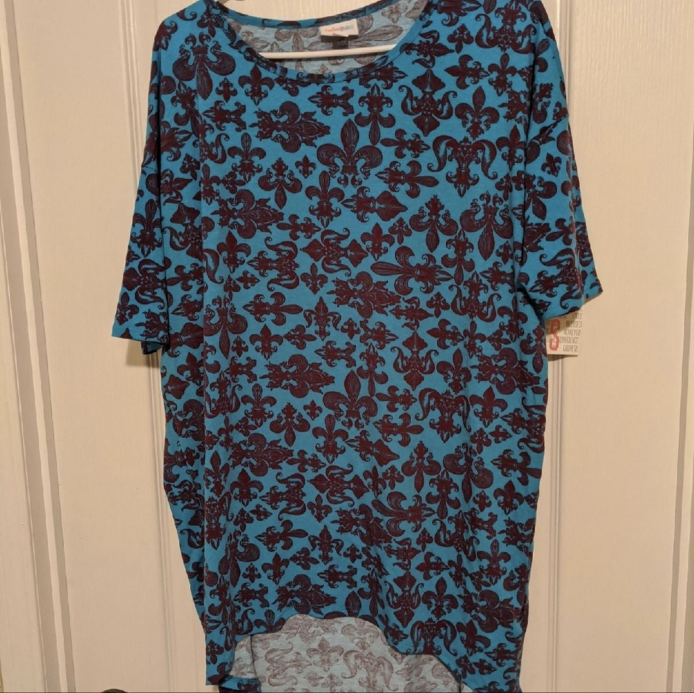 NWT Women's Size S LulaRoe Irma Tunic Top